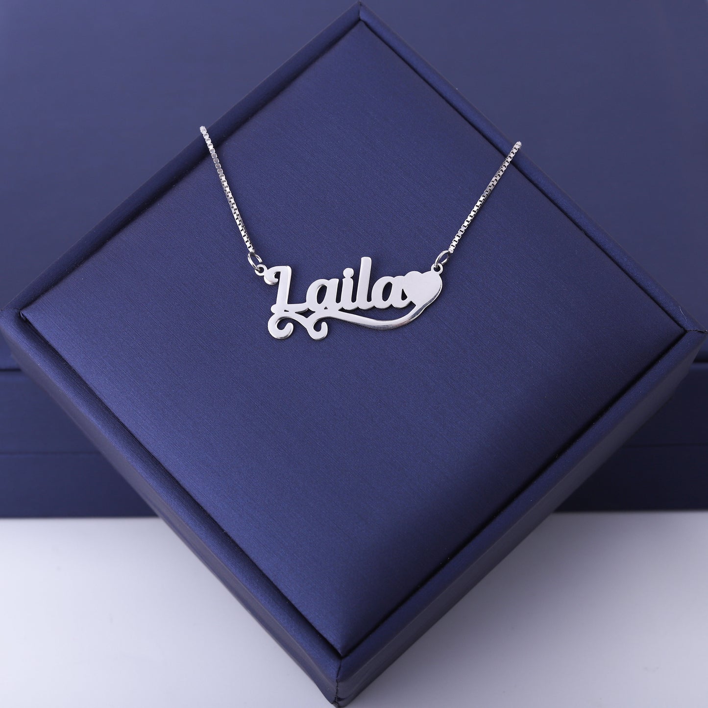 سنسال فضة تفصيل أسماء – خصّصه بالاسم الذي تحبه ✍️💖