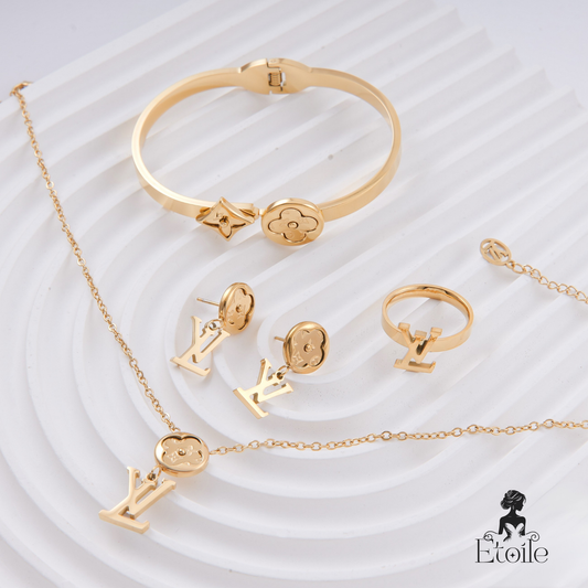 ✨ طقم لويس فيتون Louis Vuitton – 4 قطع ذهبي فاخر ✨