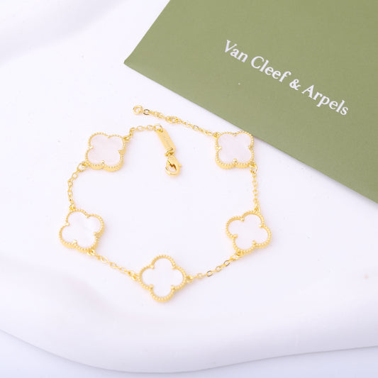 ✨ أسوارة فان كليف أبيض وذهبي - (مُختم) ✨