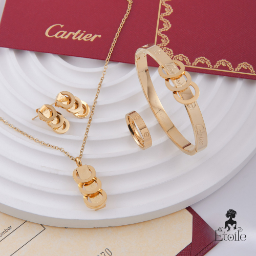 ✨ طقم كارتير Love - 4 حلقات ذهبي ✨