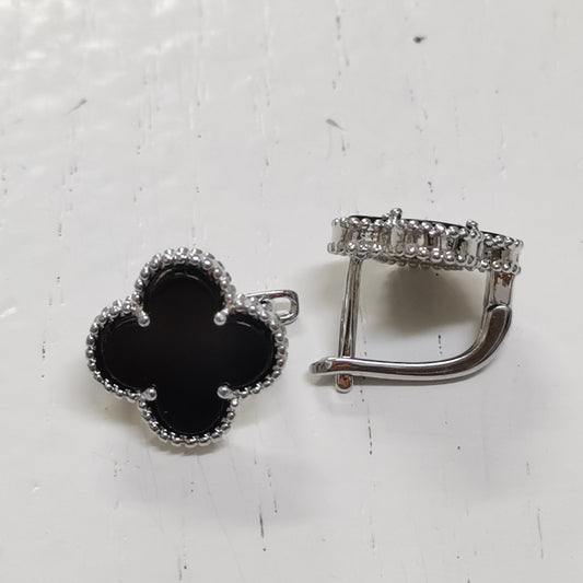 ✨ حلق فان كليف أسود وفضي - كبس ✨