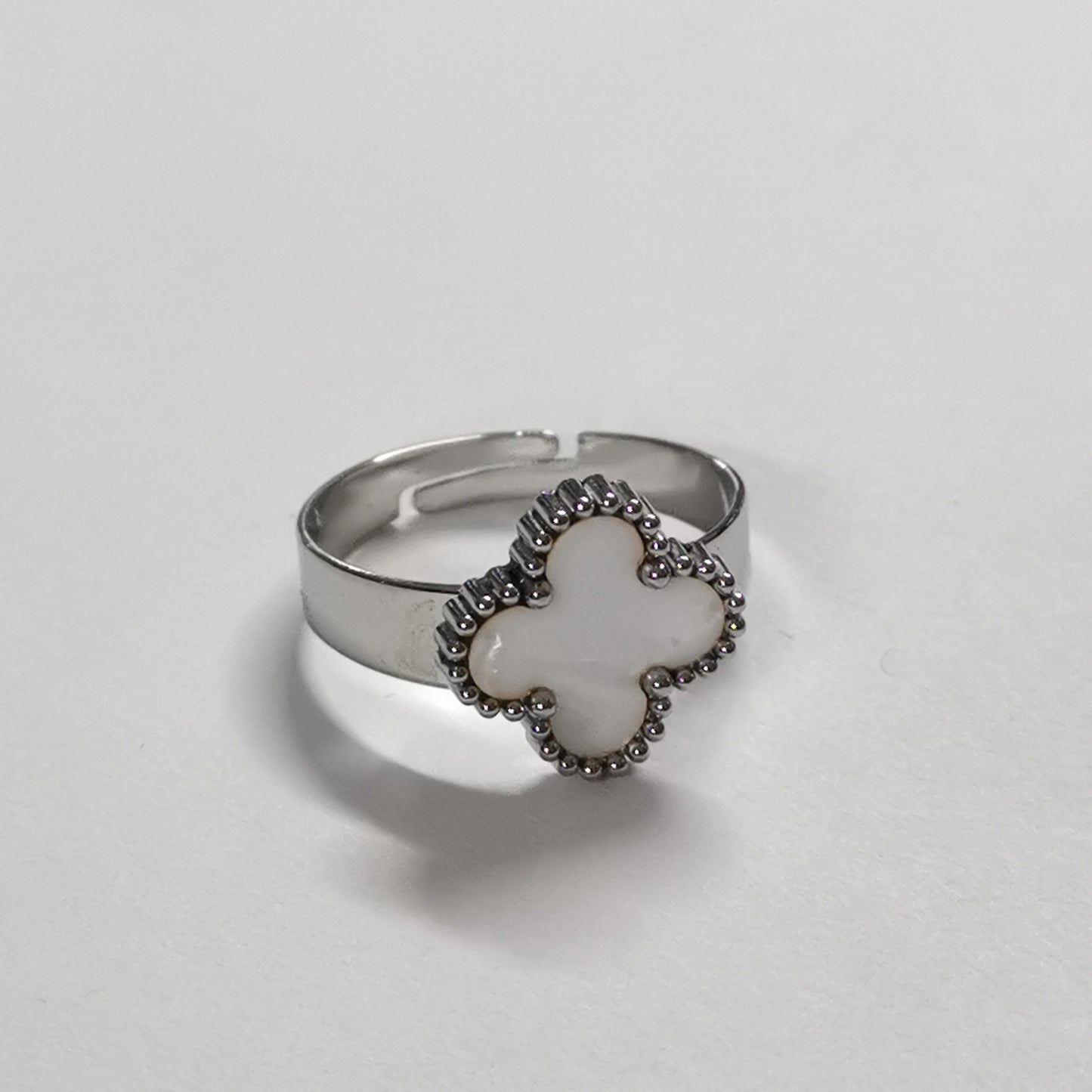 ✨ خاتم فان كليف أبيض وفضي ✨