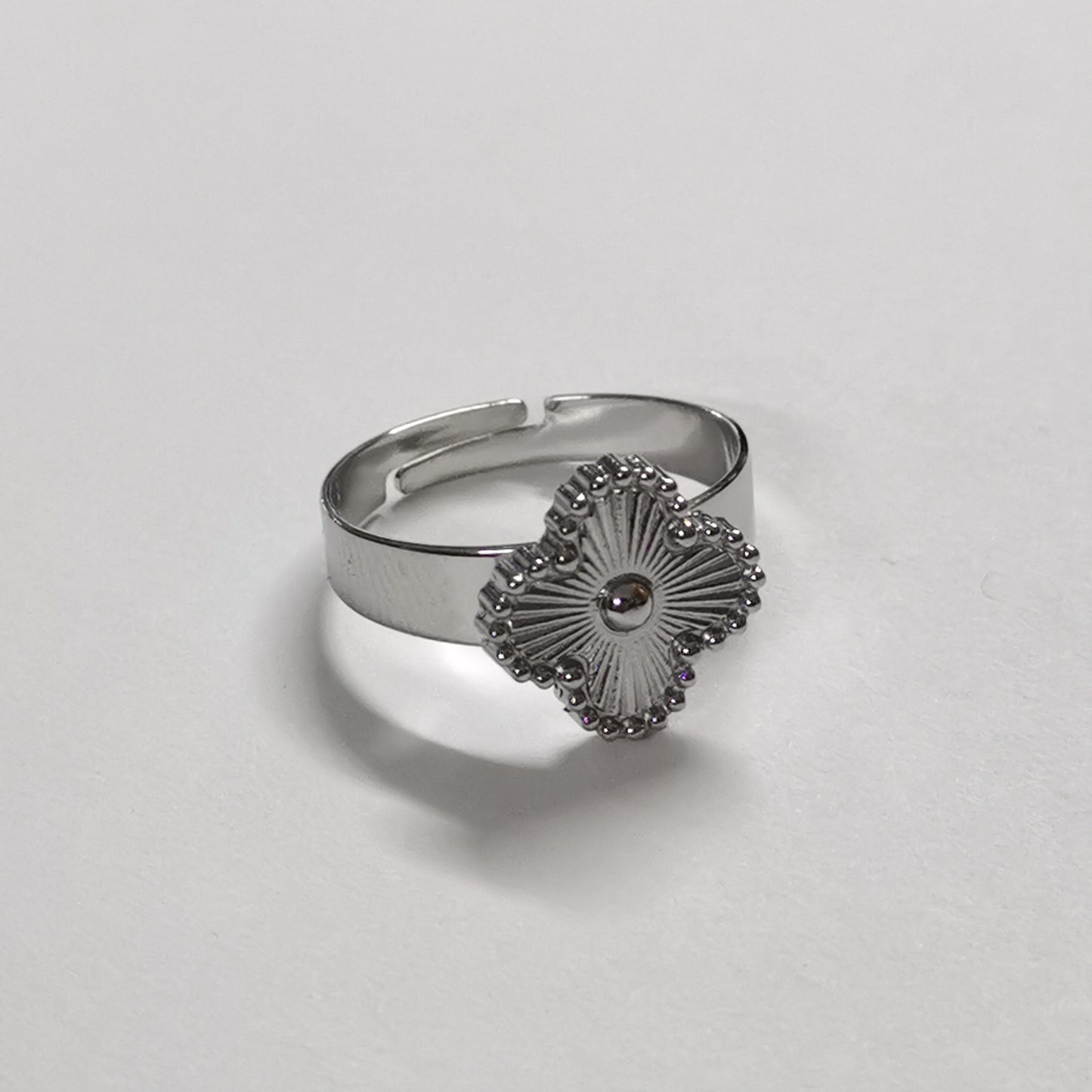 ✨ خاتم فان كليف فضي ✨