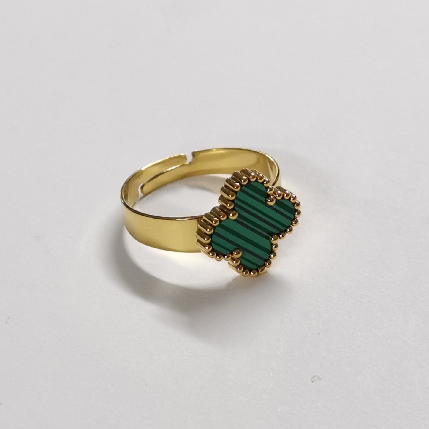 ✨ خاتم فان كليف أخضر وذهبي ✨