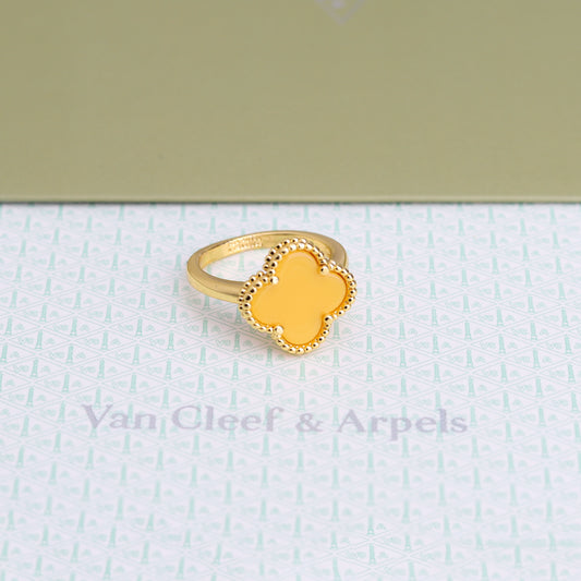✨ خاتم فان كليف أصفر ✨