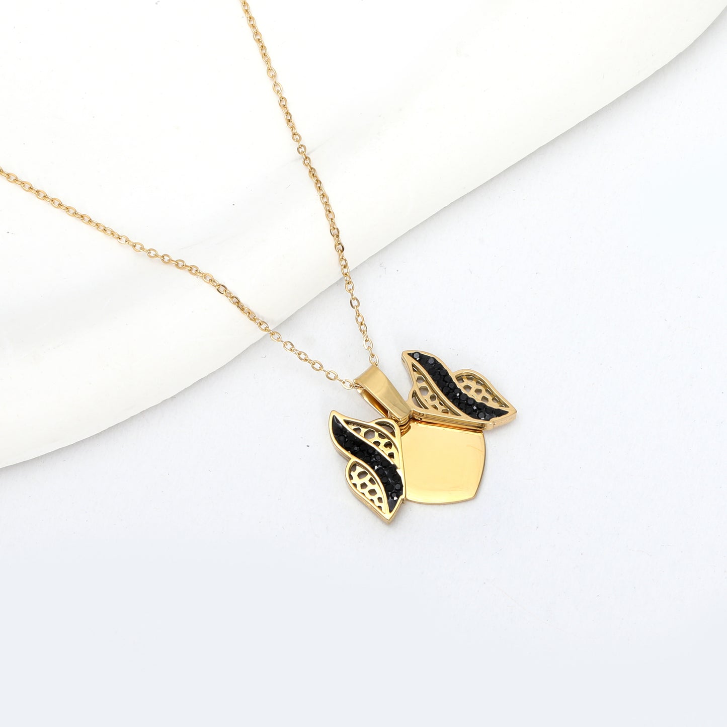 سنسال أجنحة فراشة مع زركون أسود 🦋🖤