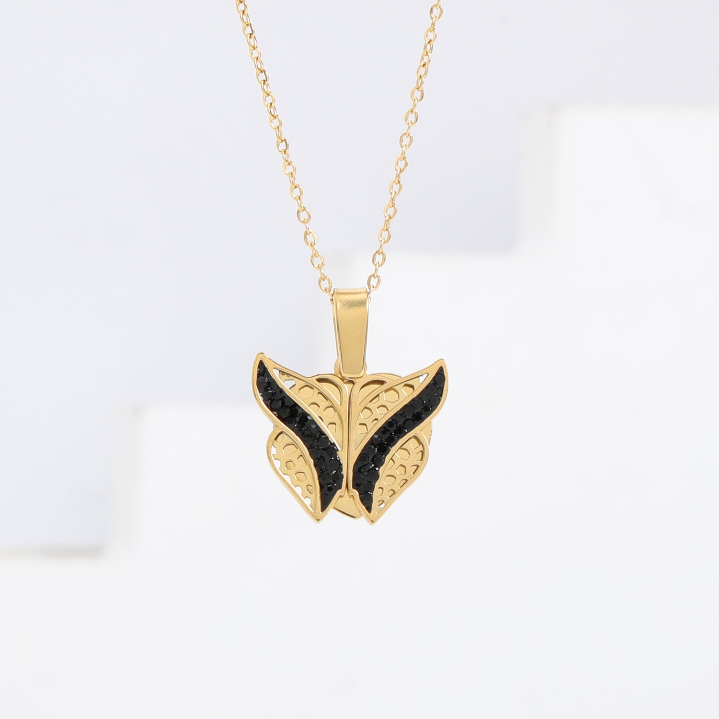 سنسال أجنحة فراشة مع زركون أسود 🦋🖤