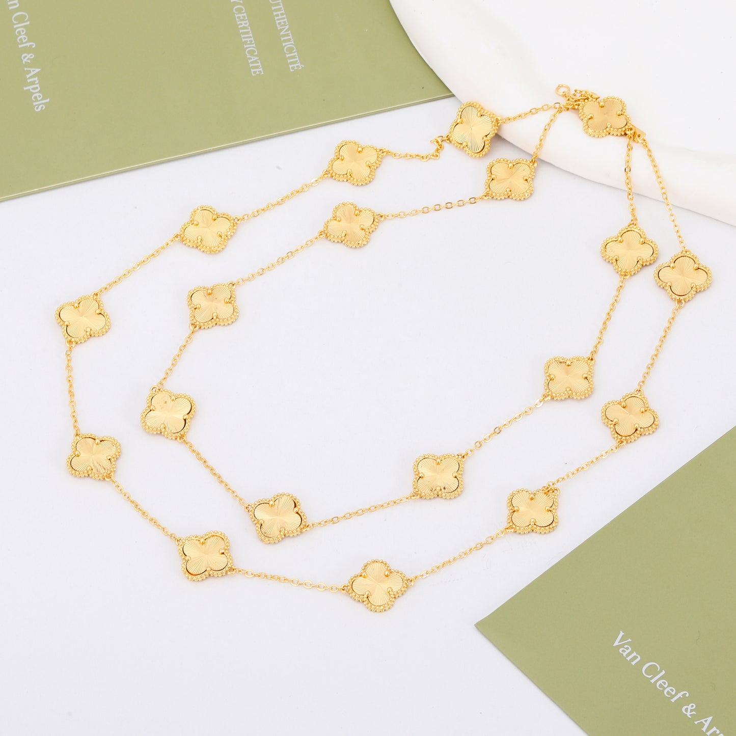 ✨ سنسال فان كليف 19 وردة ذهبي ✨