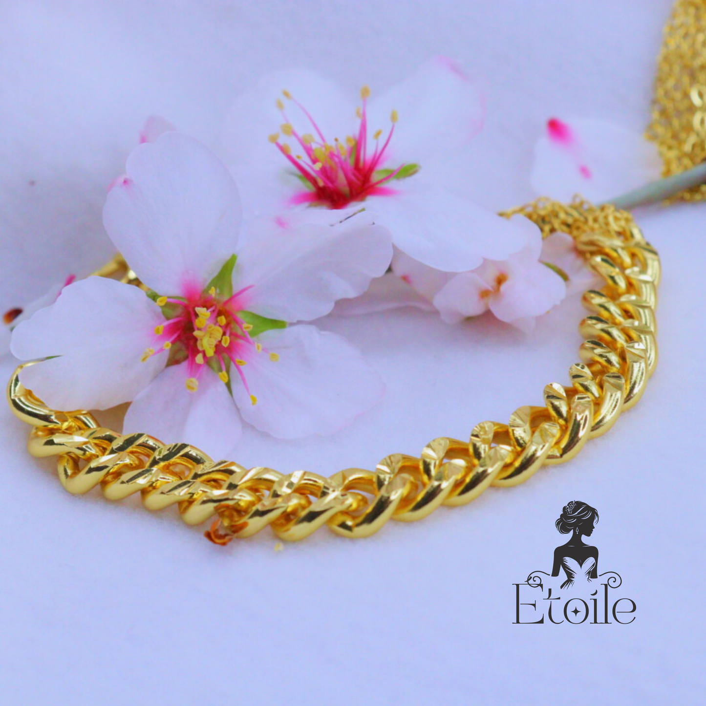 طقم سلاسل "Bold Chains" – تصميم عصري باللون الذهبي والفضي