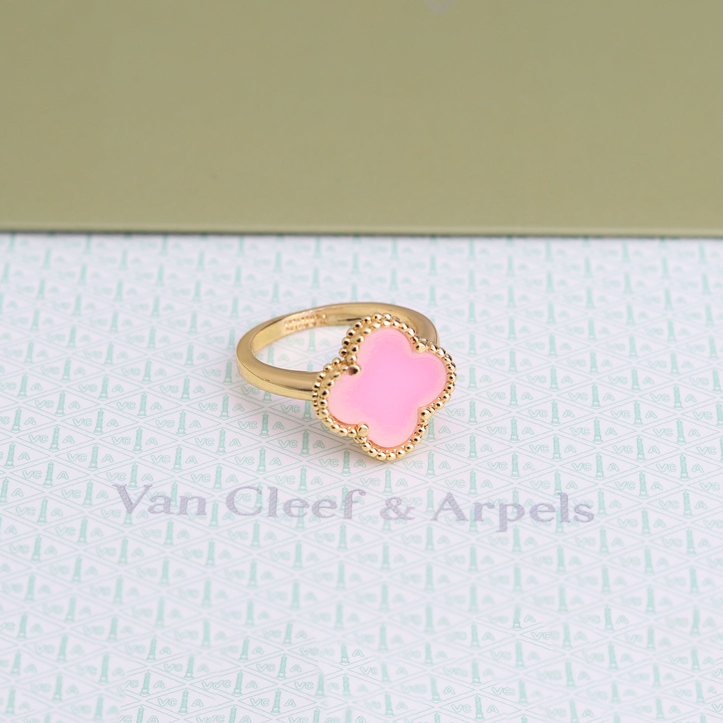 ✨ خاتم فان كليف زهري ✨