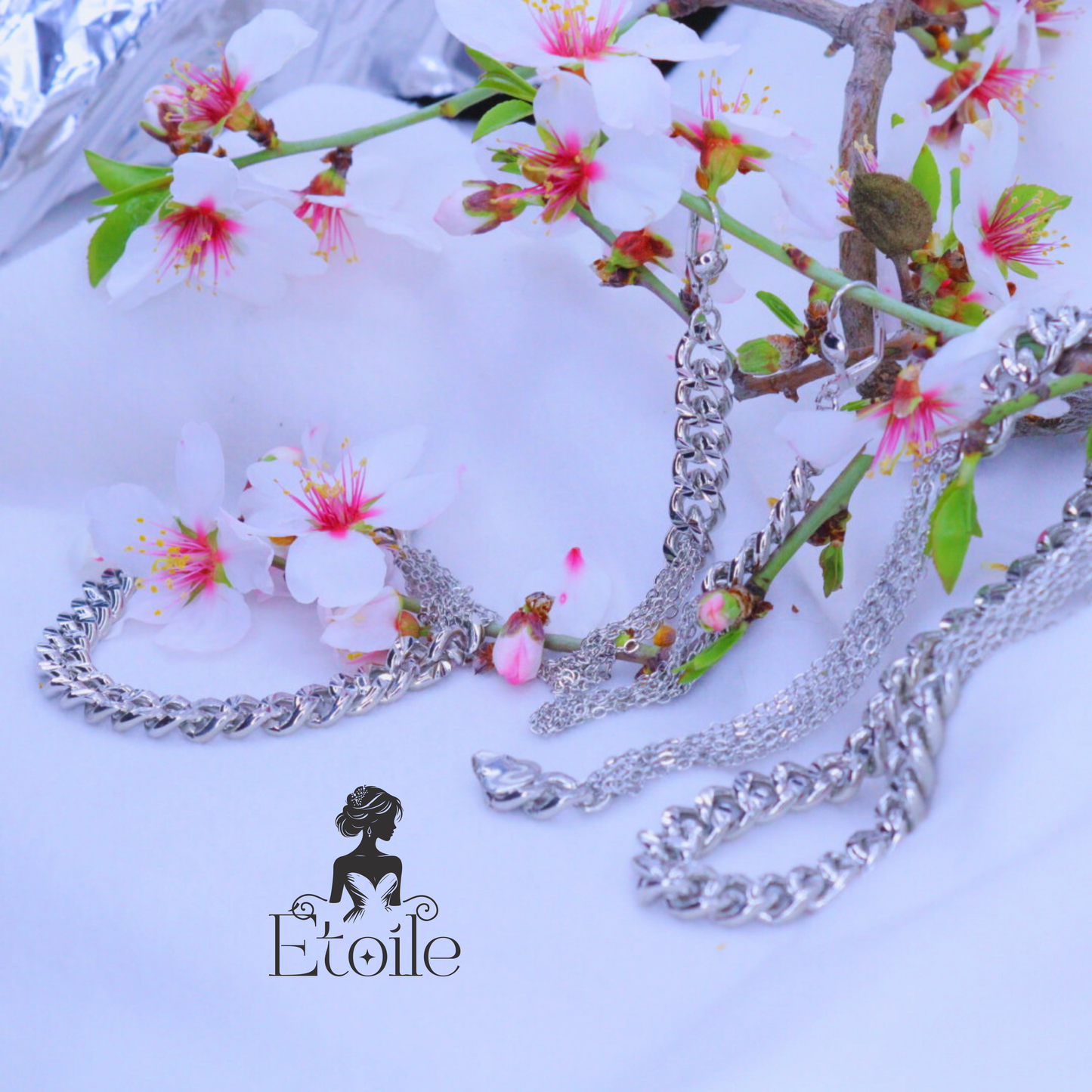 طقم سلاسل "Bold Chains" – تصميم عصري باللون الذهبي والفضي