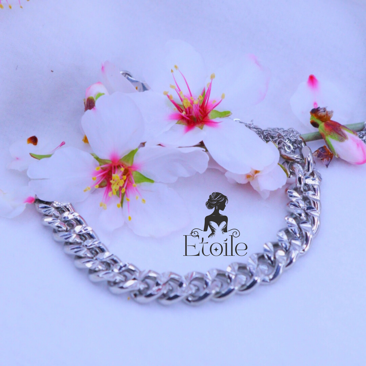 طقم سلاسل "Bold Chains" – تصميم عصري باللون الذهبي والفضي