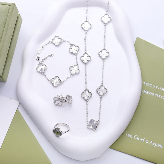 ✨ طقم فان كليف فضي - 4 قطع | 7 وردات ✨