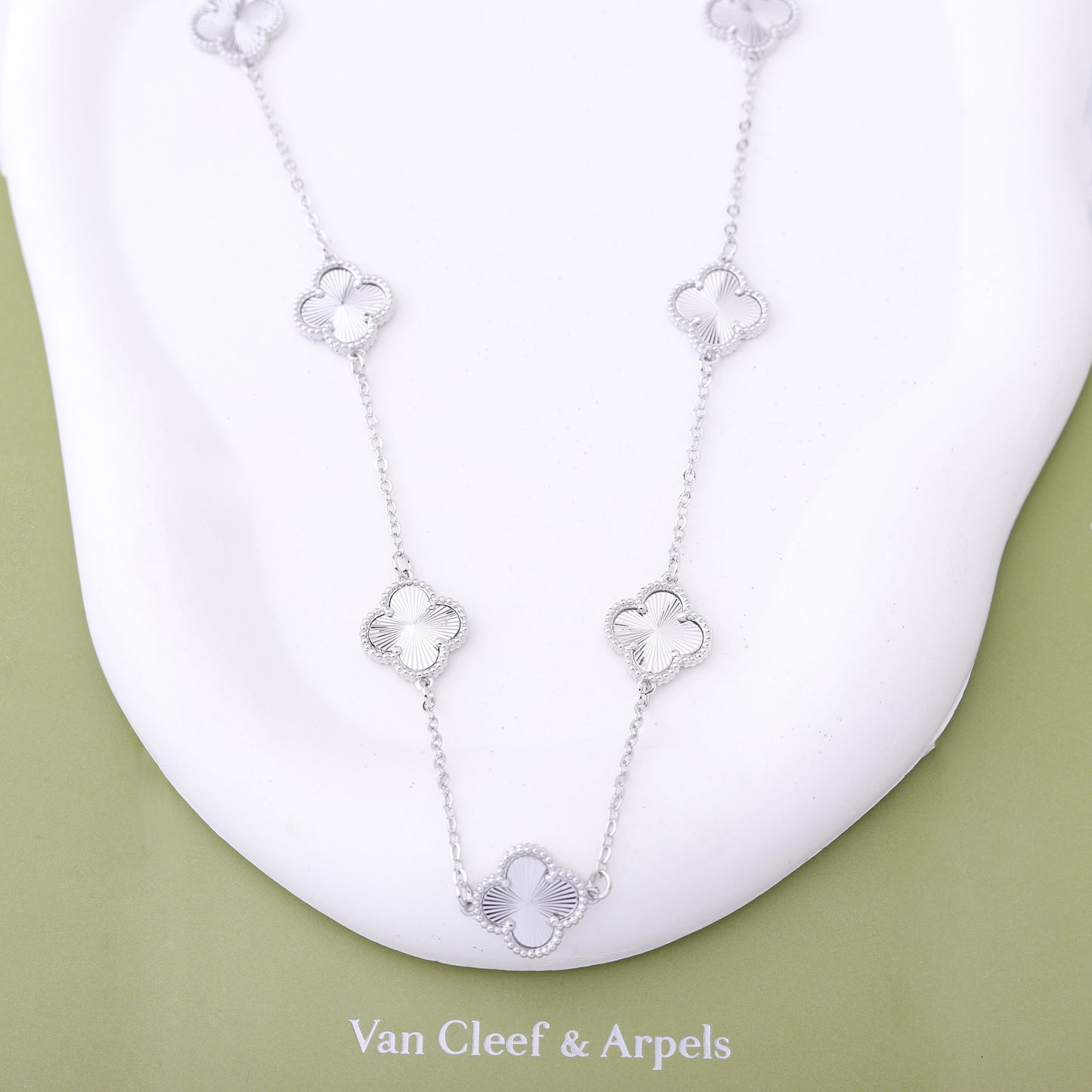 ✨ سنسال فان كليف فضي - اكسرا ✨