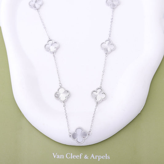 ✨ طقم فان كليف فضي - 4 قطع | 7 وردات ✨