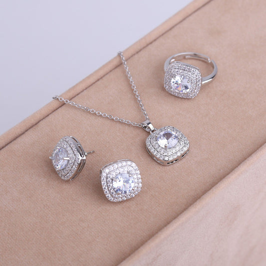 ✨ طقم لازوردي – مربع 3 قطع فضي مرصع بالزركون ✨