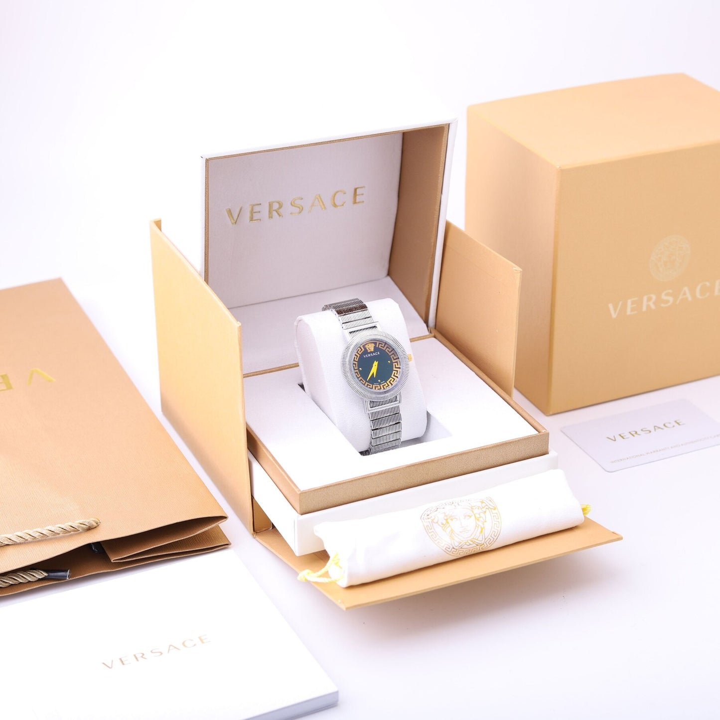 🟢 ساعة فرزاتشي (فضي وميناء أخضر) - لمسة من الترف الطبيعي 🌲