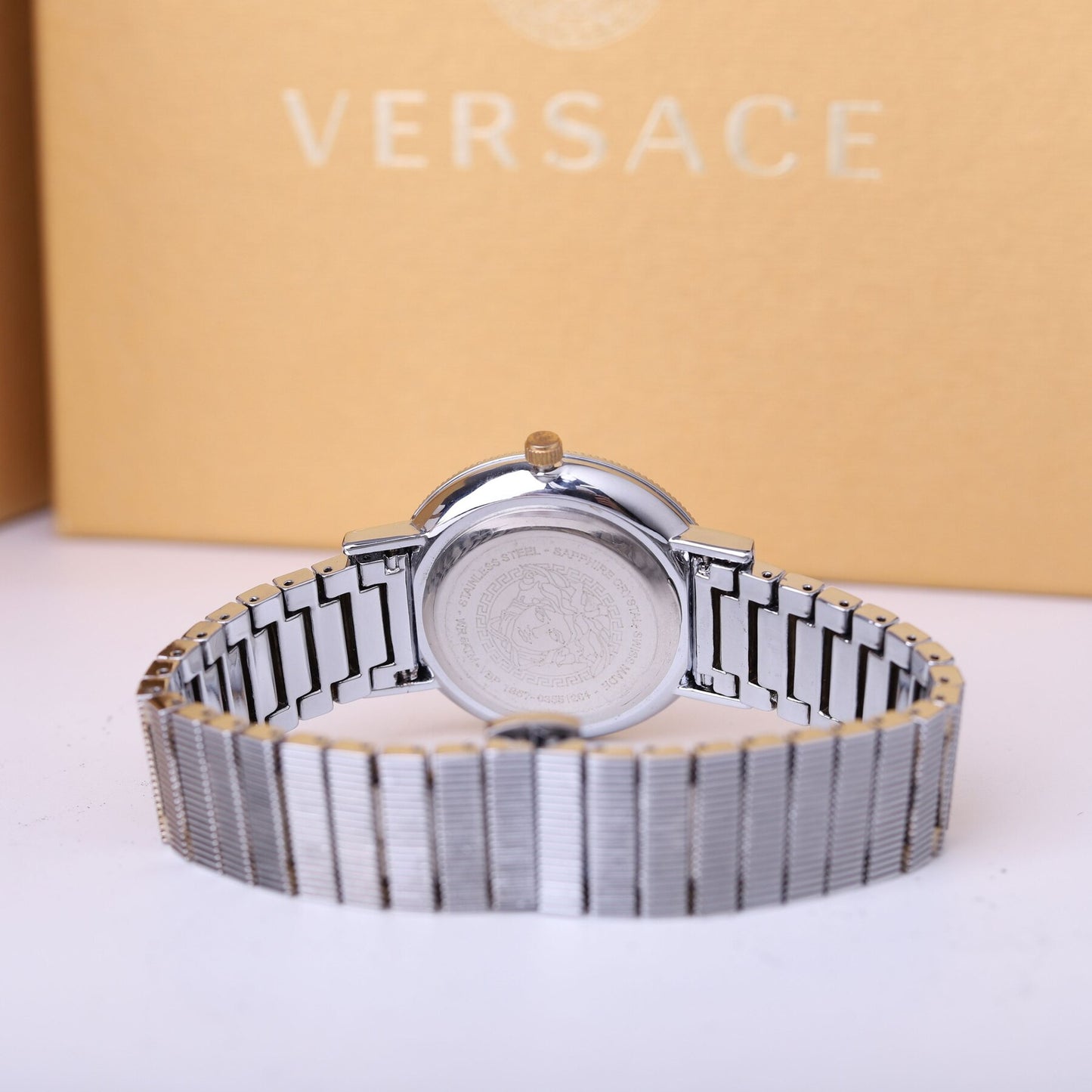 🤍 ساعة فرزاتشي (فضي وميناء أبيض) - جوهر النقاء والترف 🌟