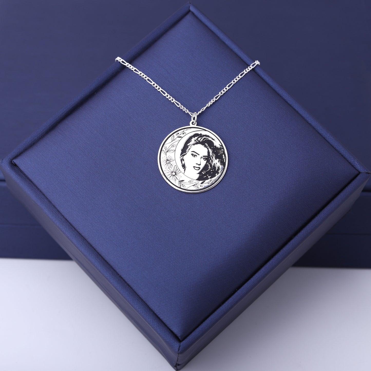 🌙 سنسال فضة تفصيل صورة مع قمر