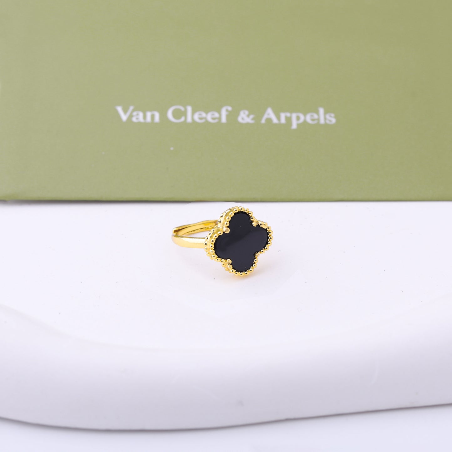 ✨ خاتم فان كليف أسود ✨
