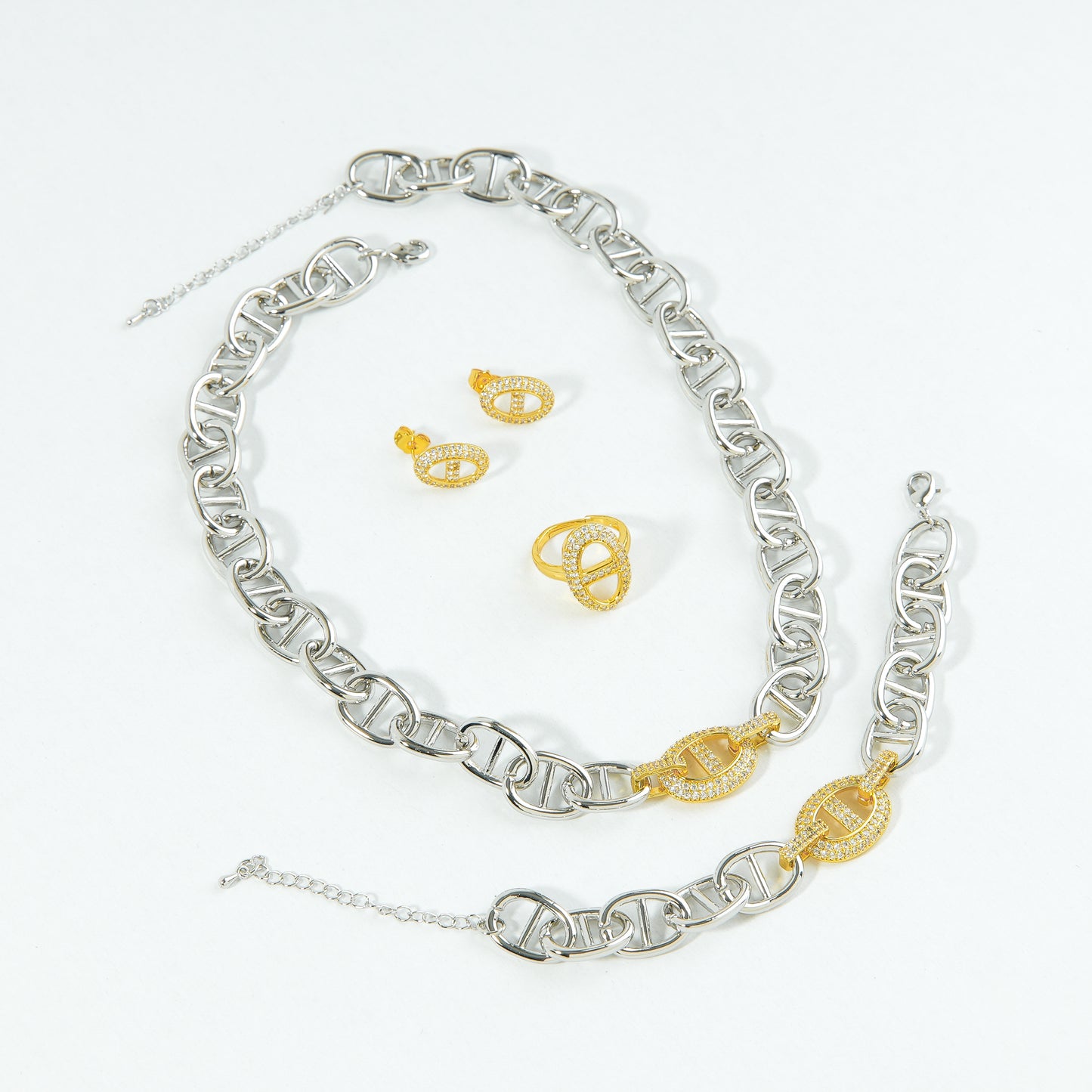 طقم CD كريستيان ديور – 4 قطع زركون فضي 💎