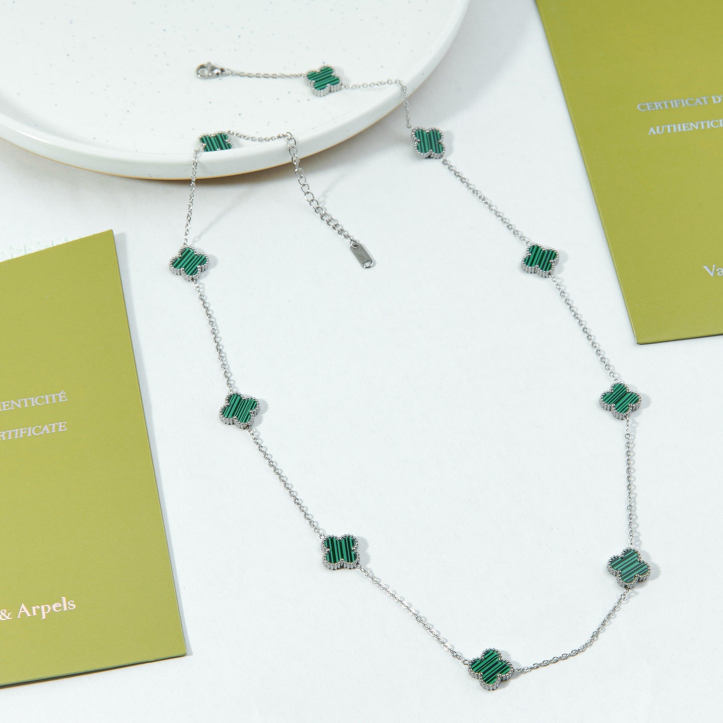 ✨ سنسال فان كليف أخضر وفضي - 10 وردات ✨