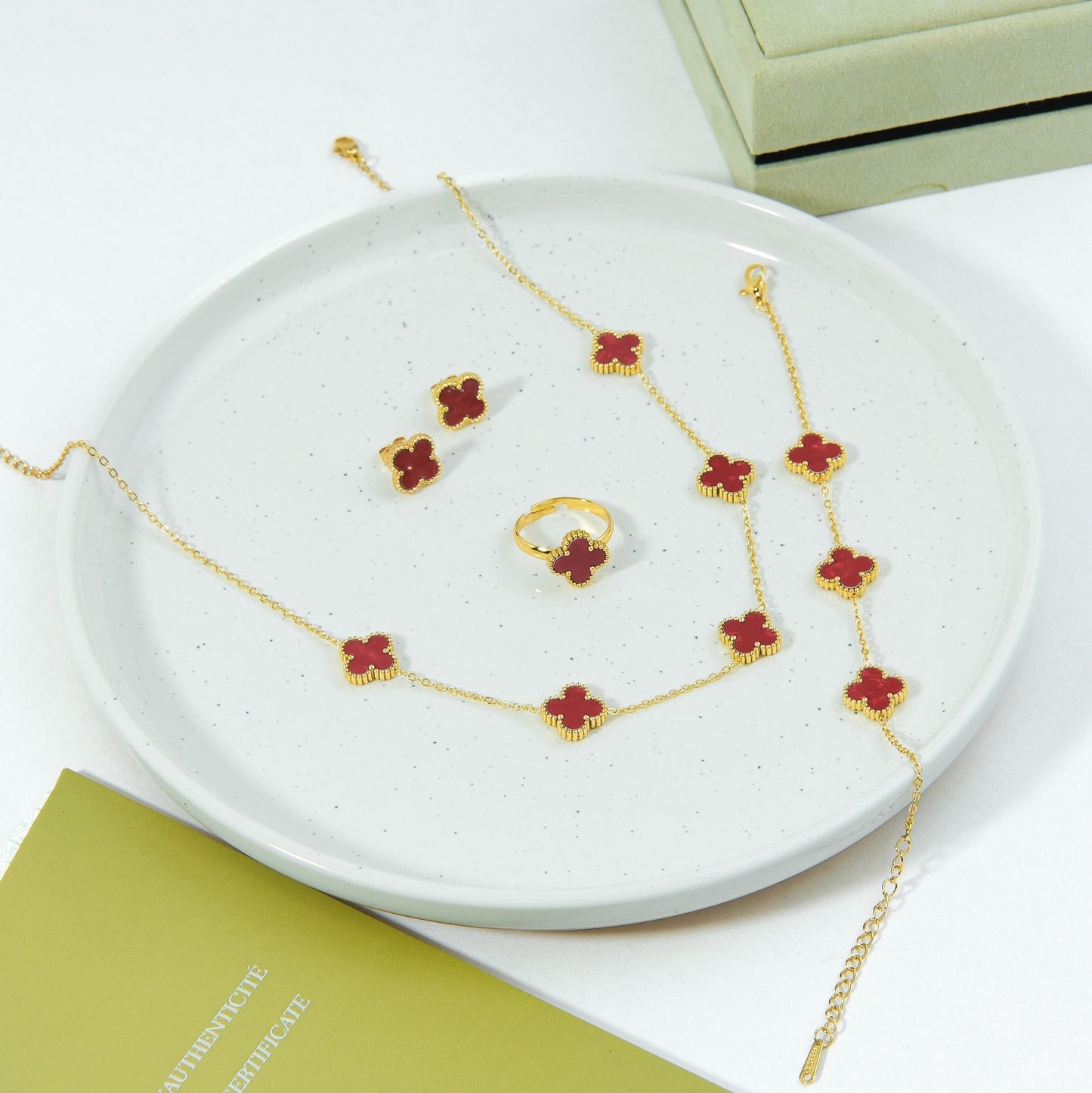 ✨ طقم فان كليف أحمر - 4 قطع ✨