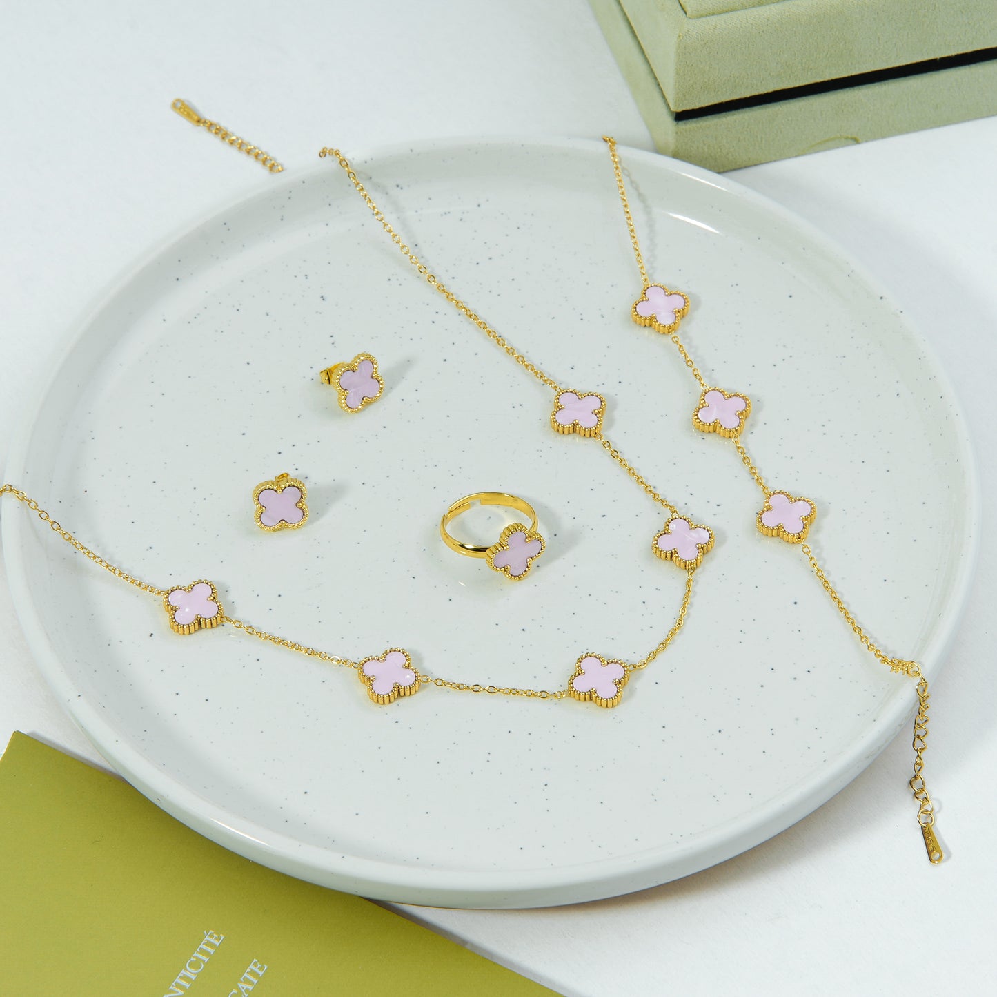 ✨ طقم فان كليف زهري - 4 قطع ✨