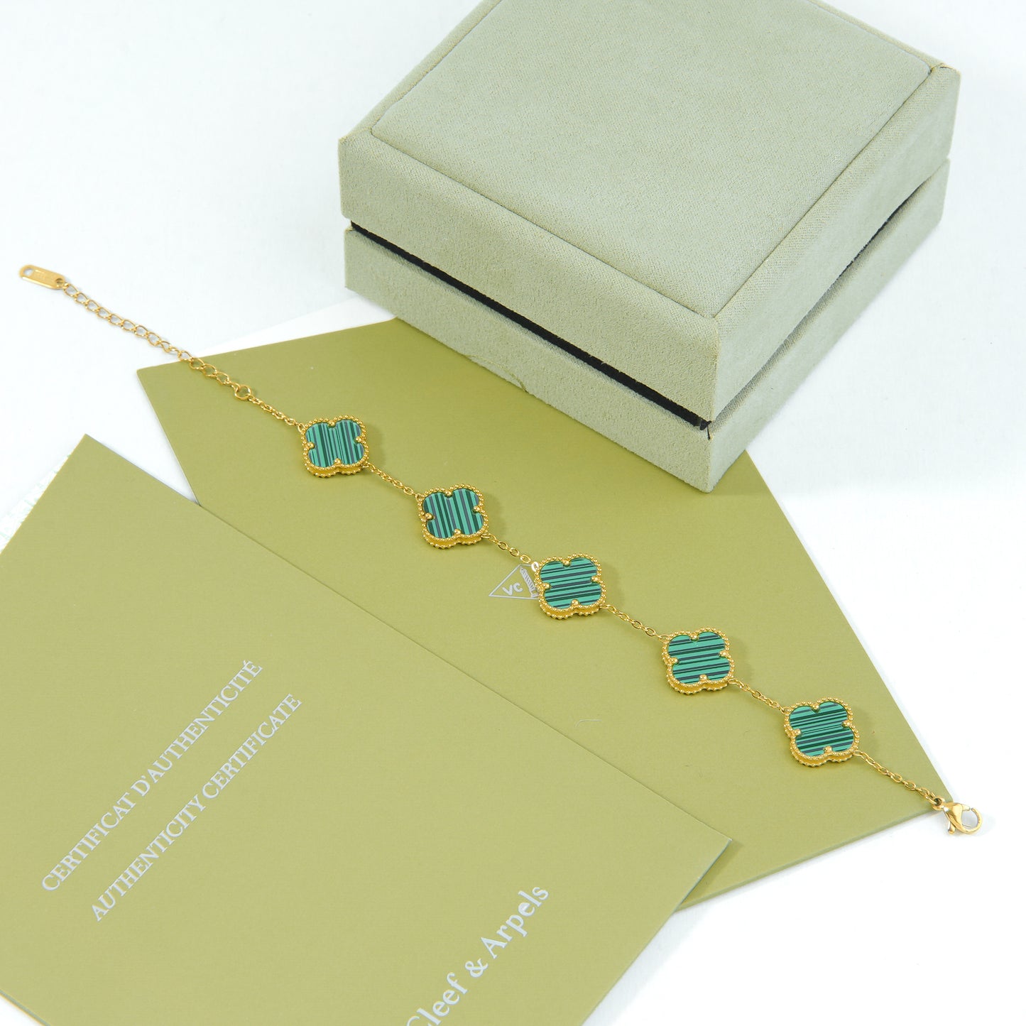 ✨ أسوارة فان كليف أخضر وذهبي ستيل ✨