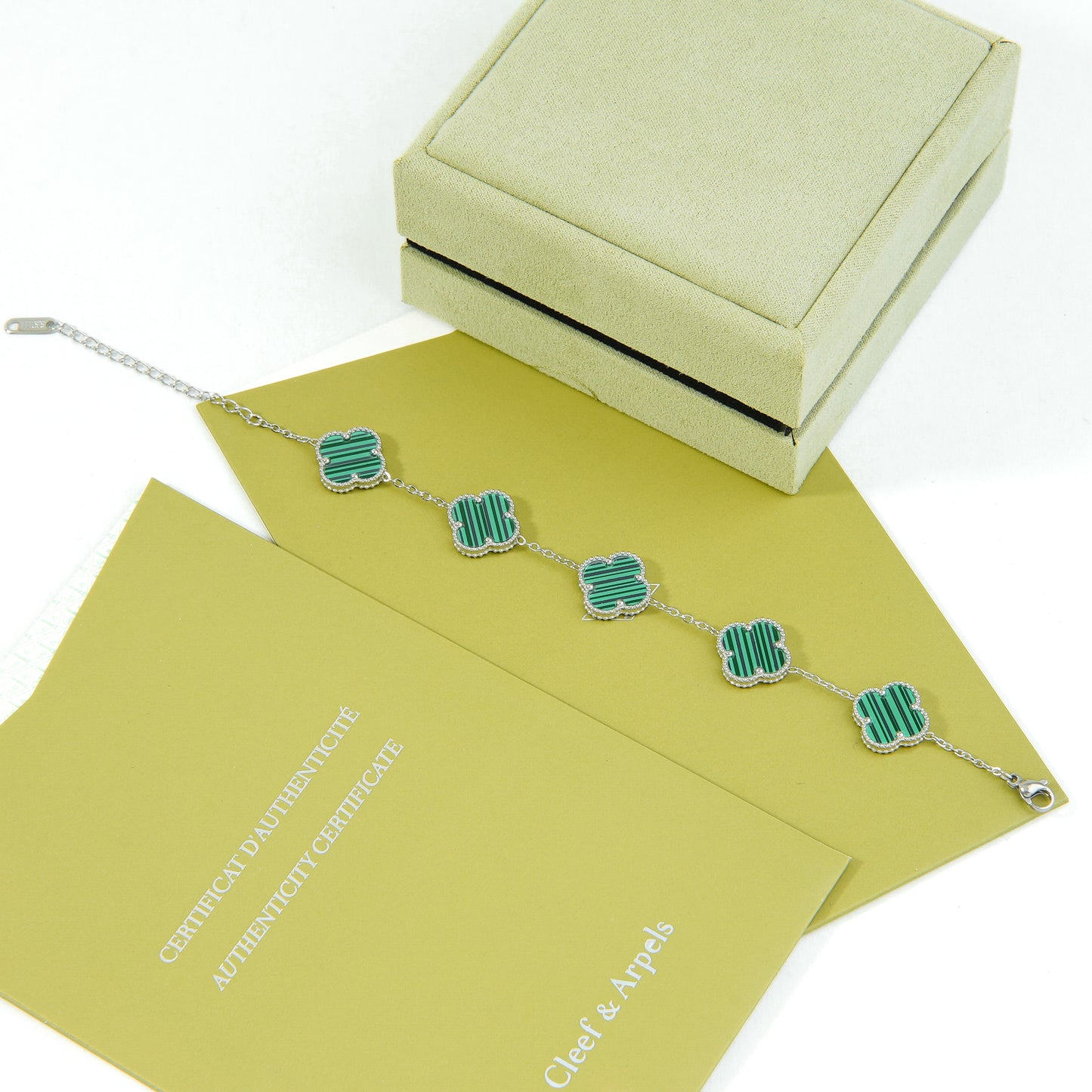 ✨ أسوارة فان كليف أخضر وفضي ستيل ✨