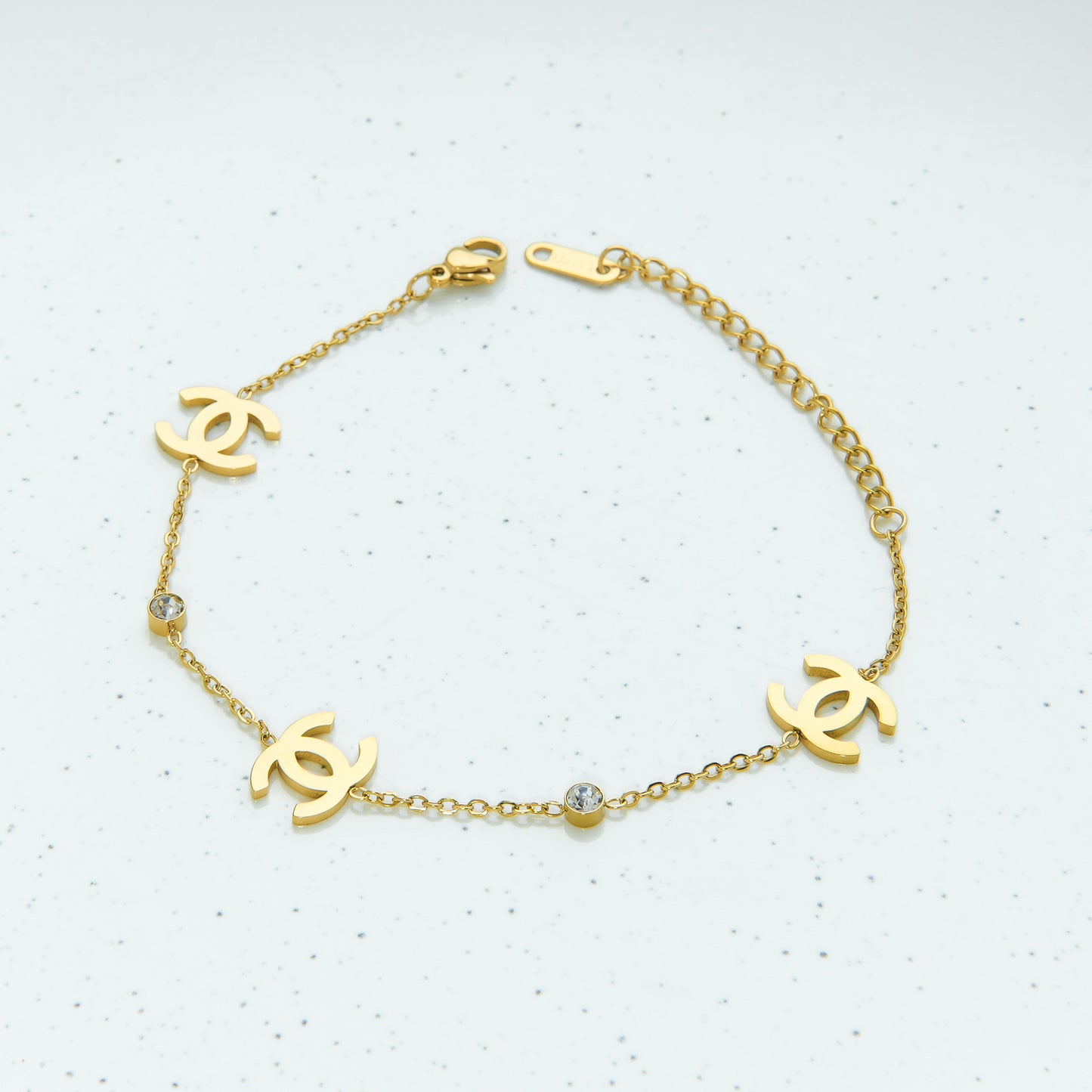 اسوارة شانيل Chanel – ذهبية فاخرة 💛