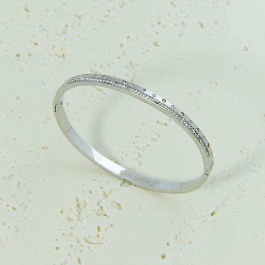 ✨ اسوارة لويس فيتون LV – فضي رفيع بزركون فاخر ✨