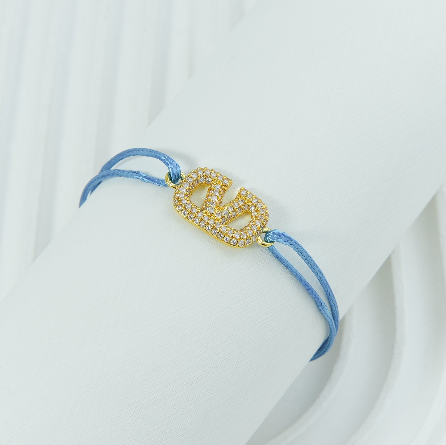 ✨ اسوارة خيط – فالنتينو Valentino أزرق رفيع ✨