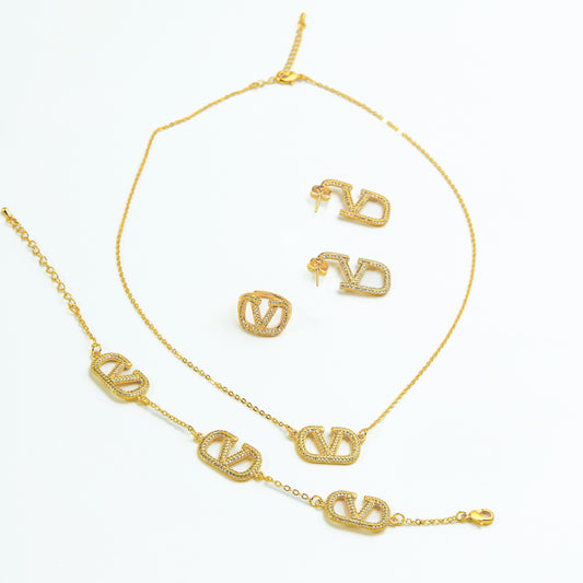 طقم فالنتينو Valentino – 4 قطع فاخرة 💎
