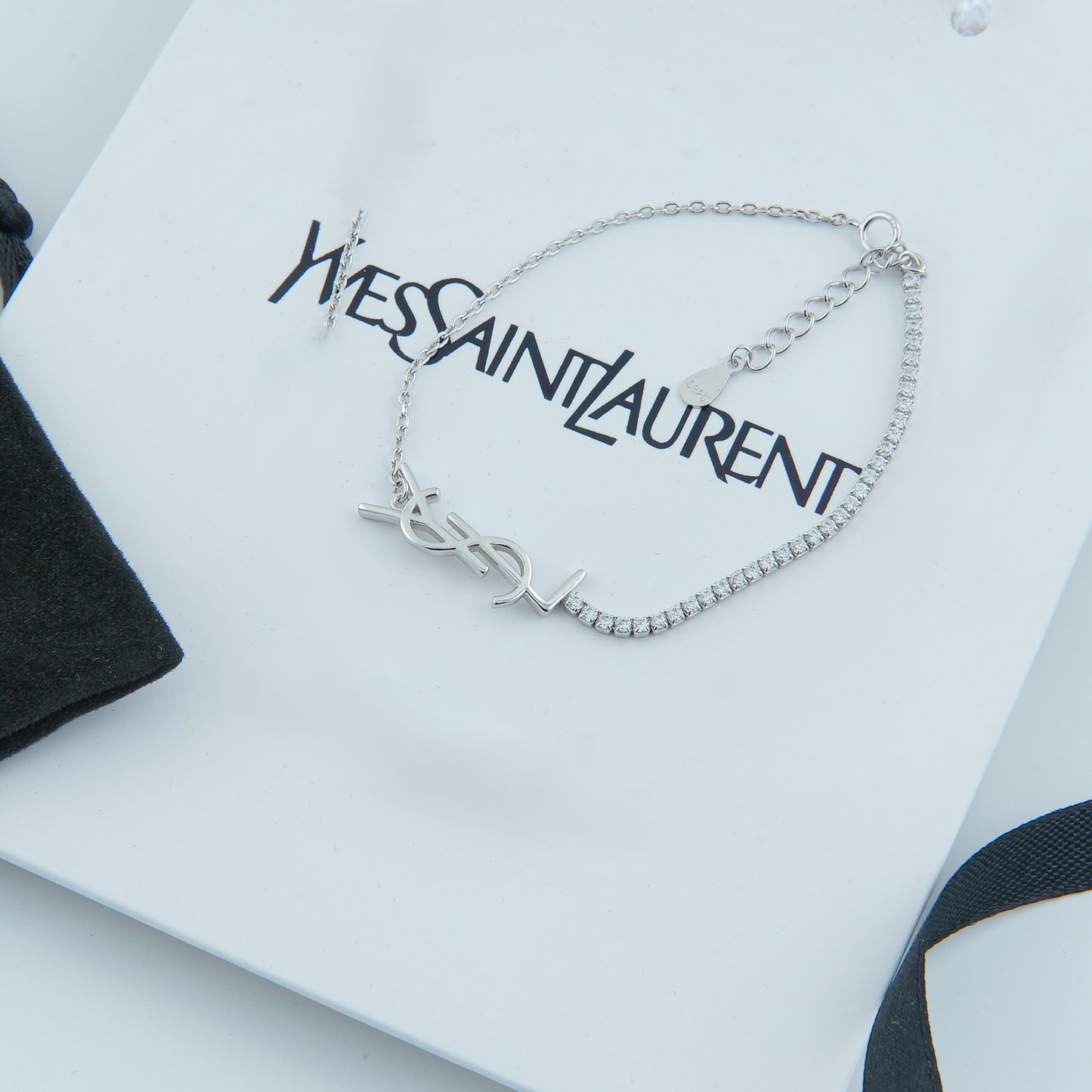 ✨ اسوارة فضة – تنس سان لوران YSL ✨