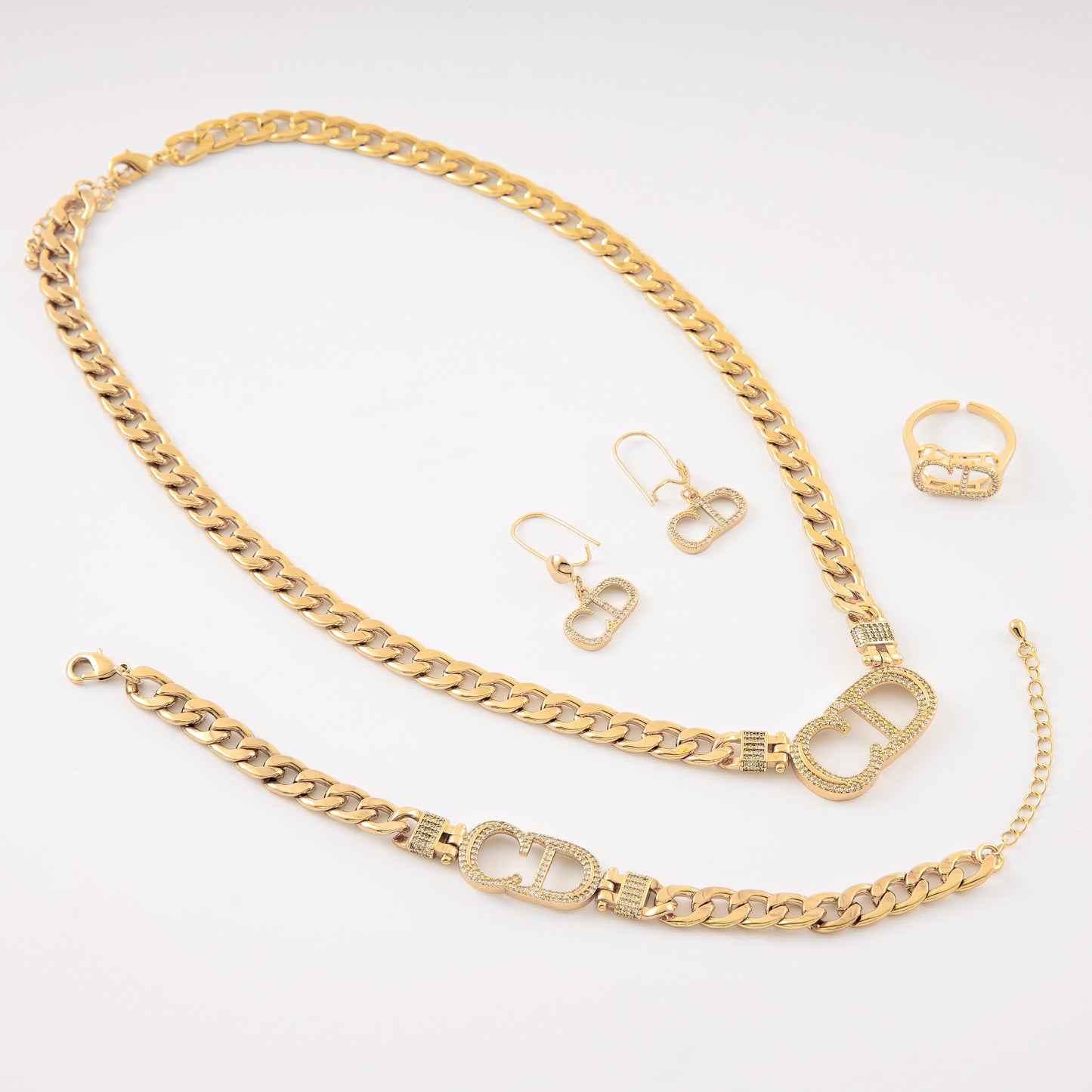 طقم CD كريستيان ديور – 4 قطع زركون فاخر 💎