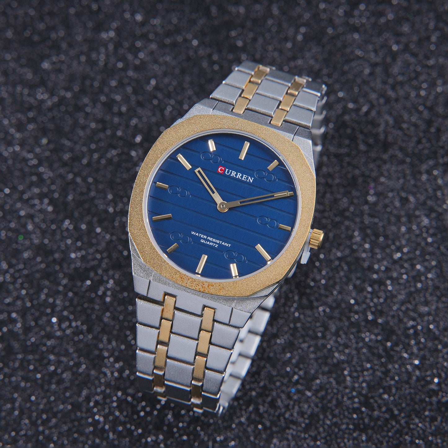 ✨ ساعة Curren Smooth Mix – أناقة التناغم المزدوج والبساطة الراقية 🤍