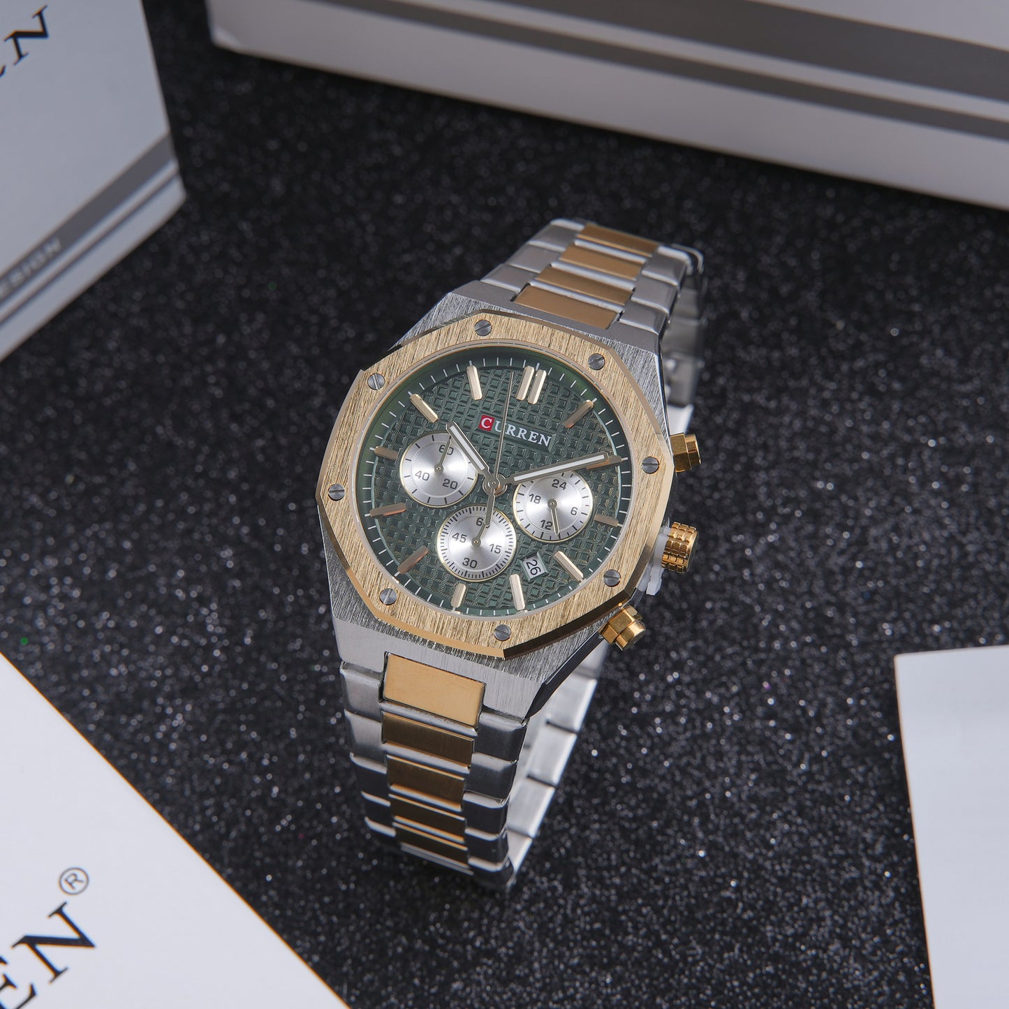 💚 ساعة Curren Forest Green – جاذبية التميز بلون الطبيعة الفاخر 🌿