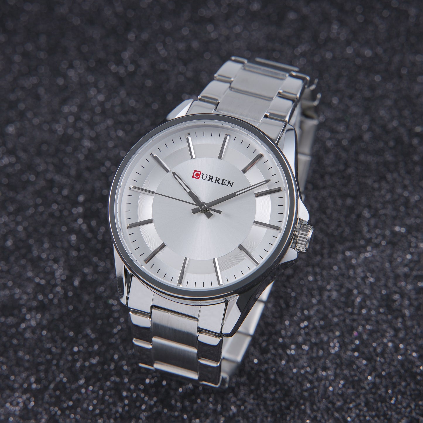 🤍 ساعة Curren White Steel – نقاء الأبيض ولمعان الفولاذ الكلاسيكي ✨