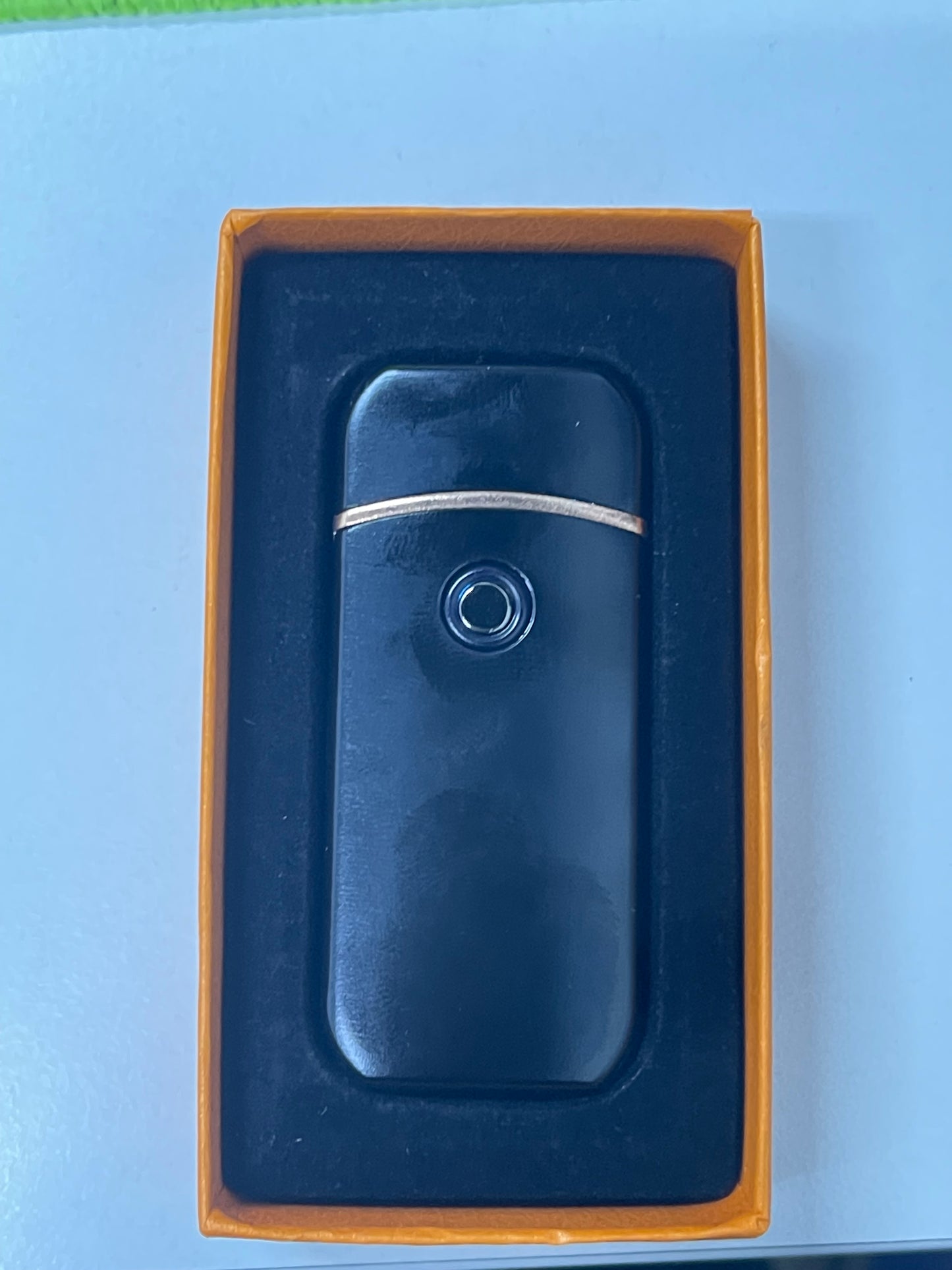 ولاعة (قدّاحة) USB – تصميم عصري مقاوم للرياح 🔥