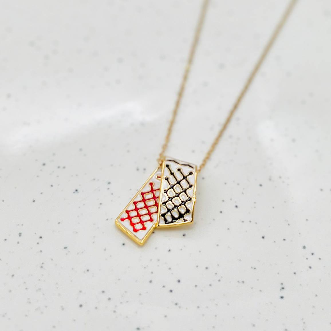 ✨ سنسال الكوفية الملون – رمز التراث الفلسطيني الأصيل 🇵🇸 ✨