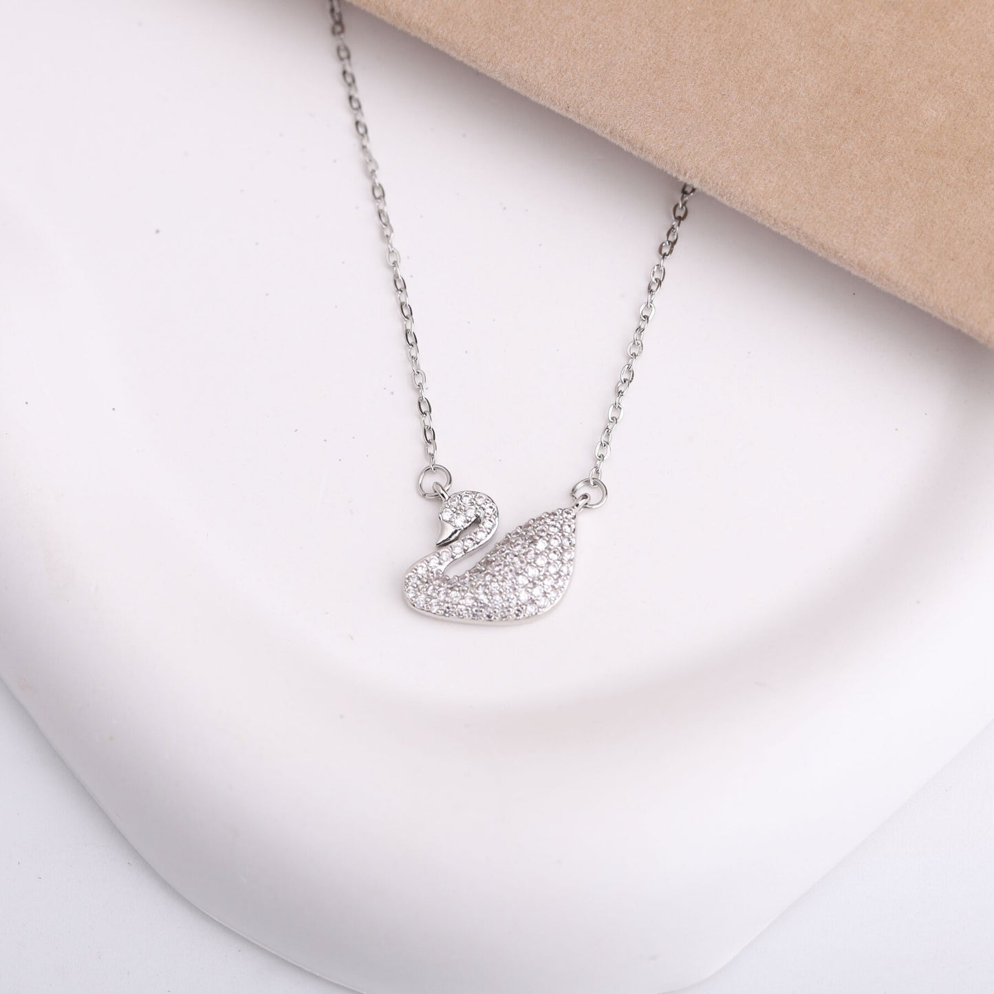 طقم Swarovski – زركون فضي ✨💎