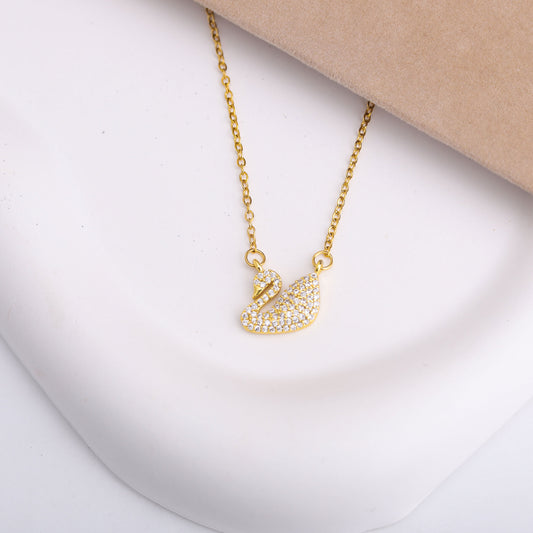 طقم Swarovski – زركون ذهبي ✨💛