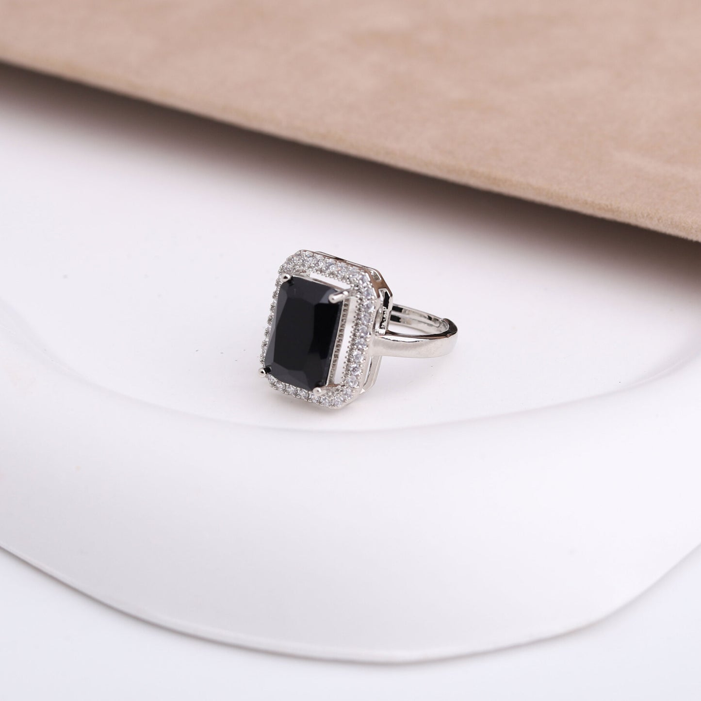 ✨ طقم لازوردي – 3 قطع فضي بزركون أسود ✨