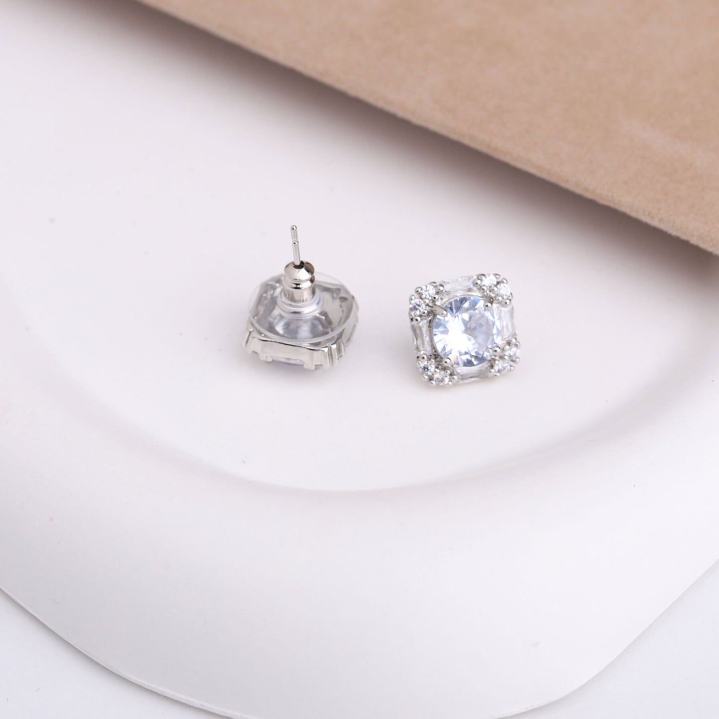 ✨ طقم لازوردي – مربع 3 قطع فضي فل زركون ✨