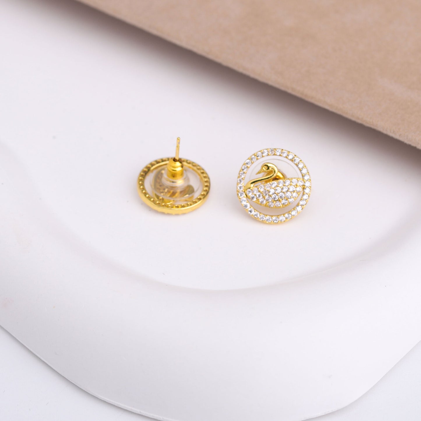 طقم Swarovski – قطعتين ذهبي ✨💛