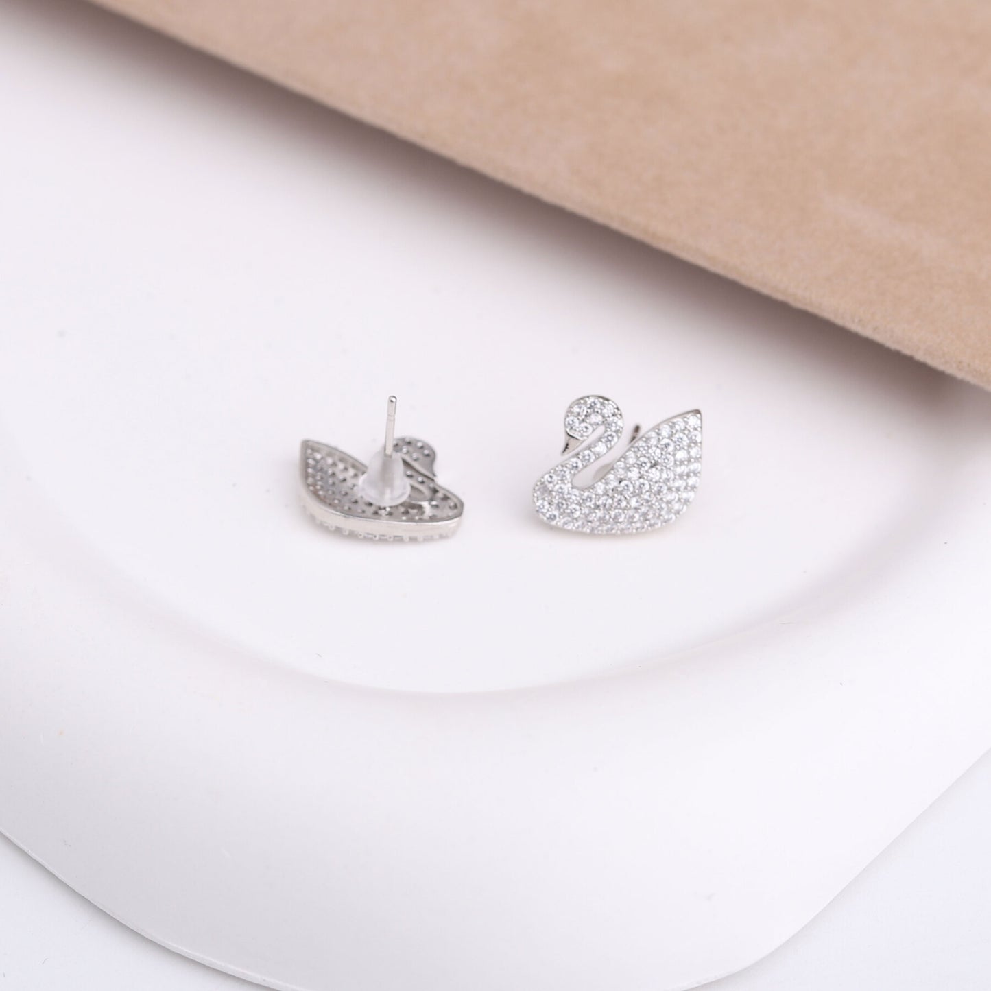 طقم Swarovski – زركون فضي ✨💎