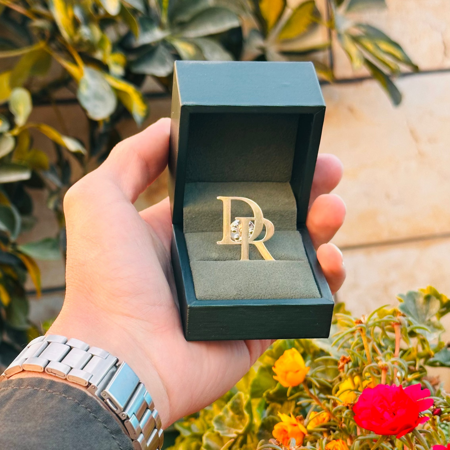 ✨ بروش الحرفين - بصمتك الشخصية بأناقة ✨