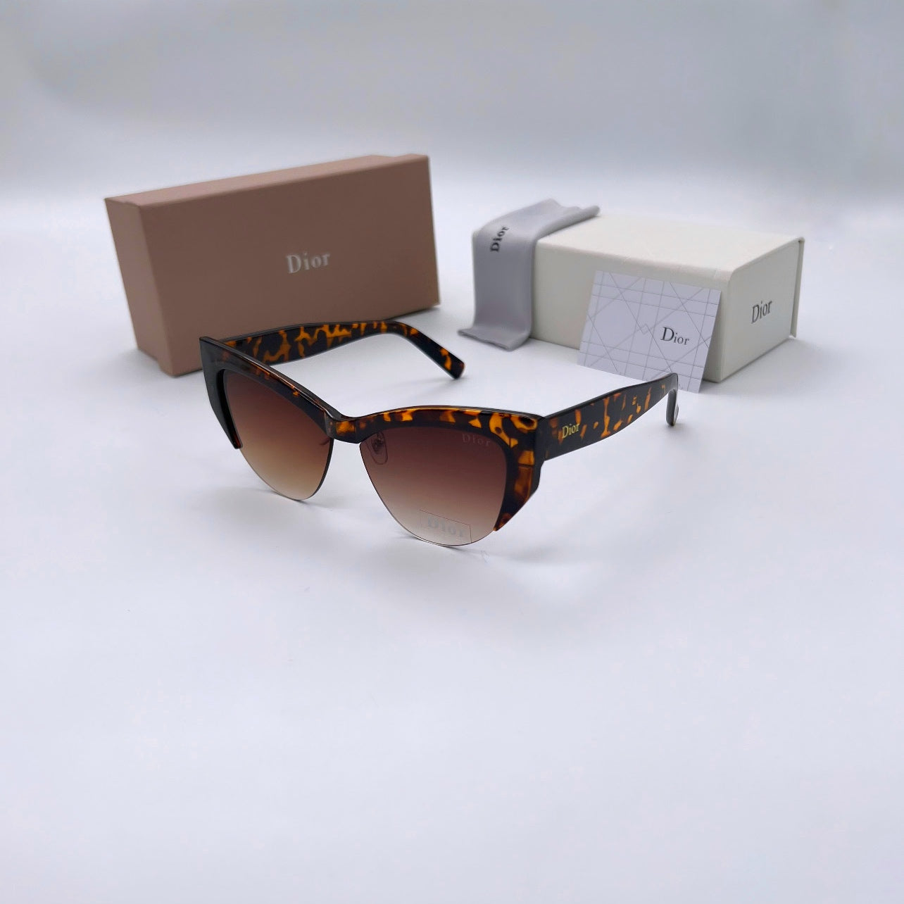 ✨ نظارة شمسية Dior – نمري فاخر ✨