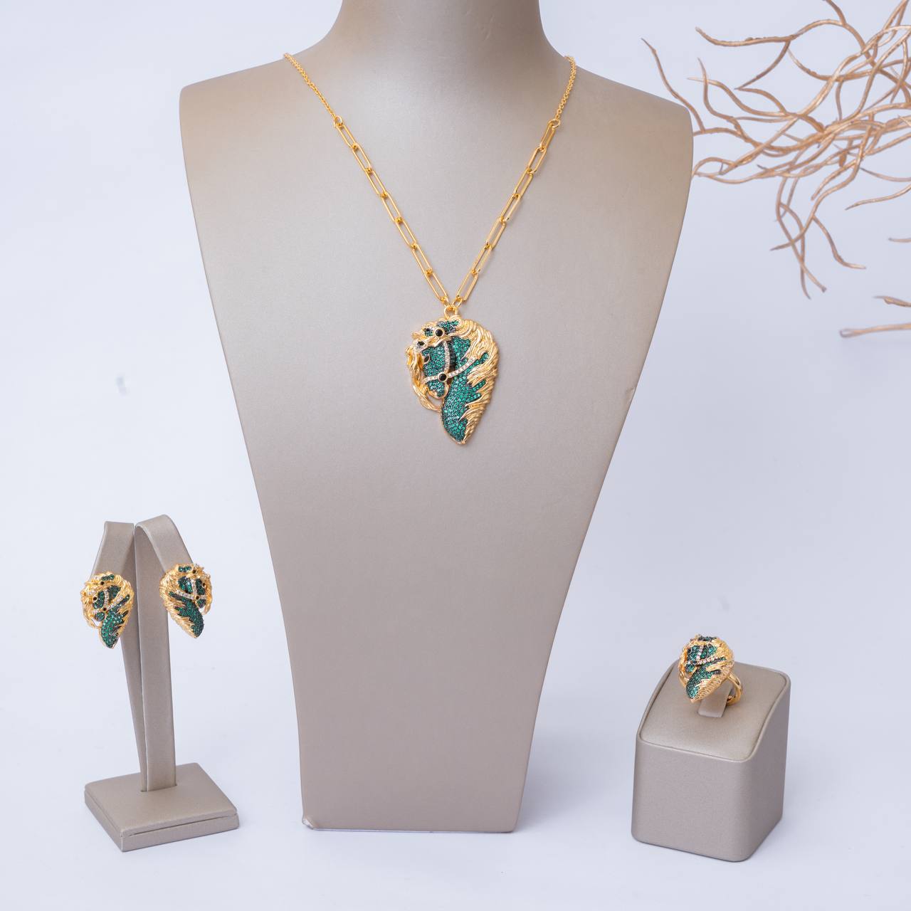 ✨ طقم الأصيلة – سكجها ناعم أخضر ✨